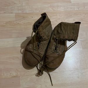 Combat boots
